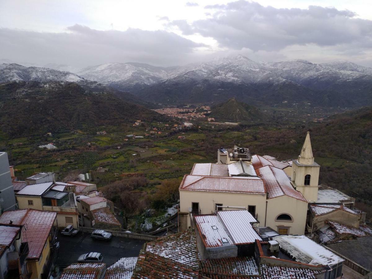 Appartamento Casa Donna Franca Castiglione De Sicilia Esterno foto