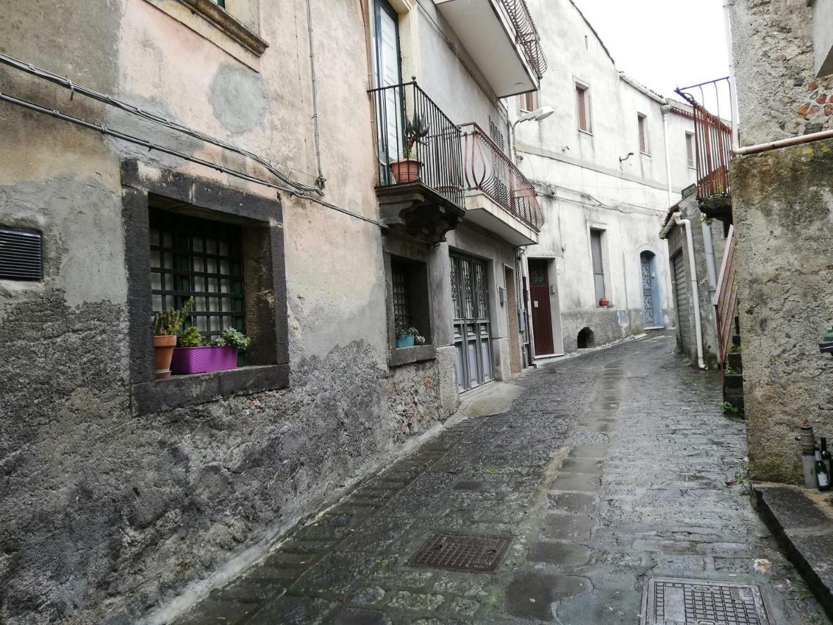 Appartamento Casa Donna Franca Castiglione De Sicilia Esterno foto