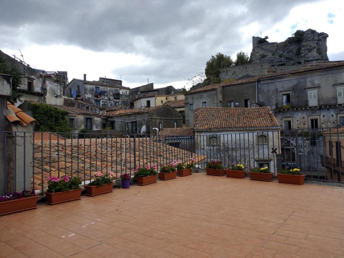 Appartamento Casa Donna Franca Castiglione De Sicilia Esterno foto